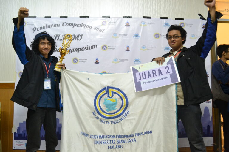 Foto dengan bendera Fordi